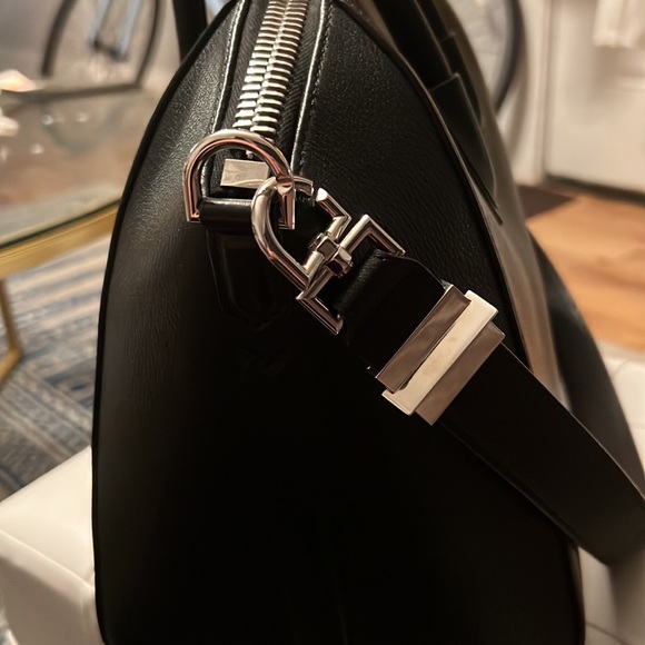 Givenchy antigona medium black - Picture 4 of 4